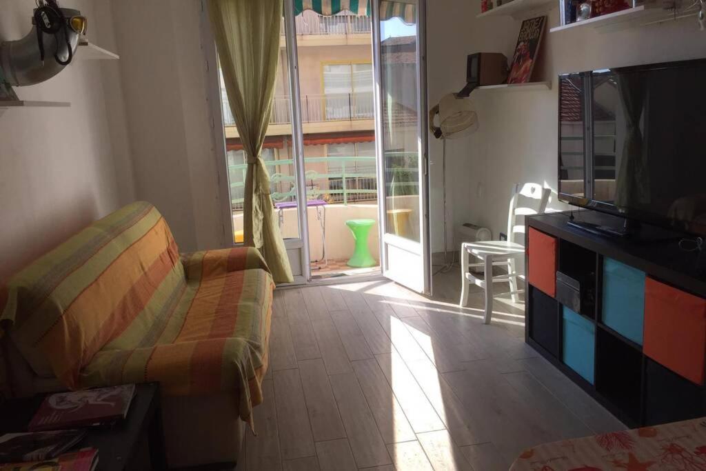 Grand F2 60Mq Centre Antibes, Proche Plages, Commerces, 2 Balcons, Parking, Train, Bus, Deco Vintage, Pet Friendly, Ideal Famille Ou 1-2 Couples ภายนอก รูปภาพ