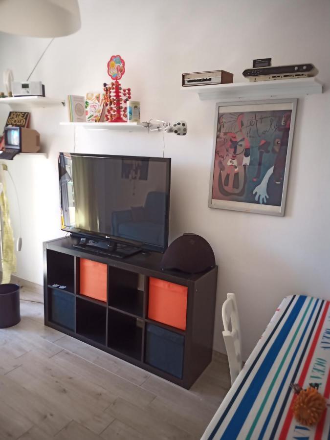 Grand F2 60Mq Centre Antibes, Proche Plages, Commerces, 2 Balcons, Parking, Train, Bus, Deco Vintage, Pet Friendly, Ideal Famille Ou 1-2 Couples ภายนอก รูปภาพ