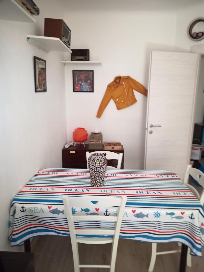 Grand F2 60Mq Centre Antibes, Proche Plages, Commerces, 2 Balcons, Parking, Train, Bus, Deco Vintage, Pet Friendly, Ideal Famille Ou 1-2 Couples ภายนอก รูปภาพ