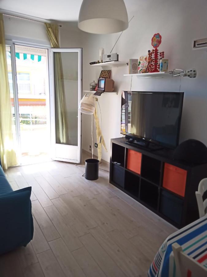 Grand F2 60Mq Centre Antibes, Proche Plages, Commerces, 2 Balcons, Parking, Train, Bus, Deco Vintage, Pet Friendly, Ideal Famille Ou 1-2 Couples ภายนอก รูปภาพ