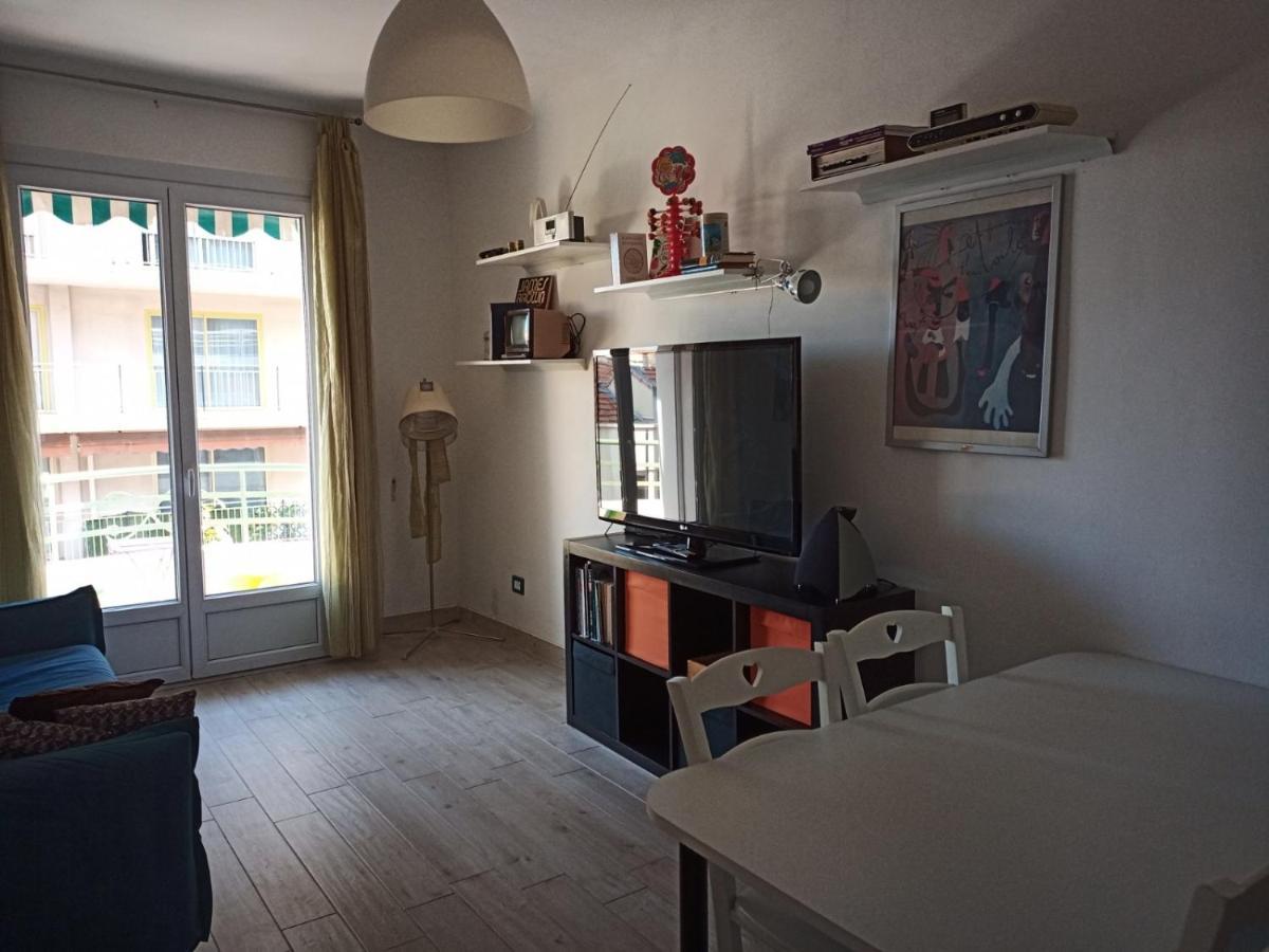Grand F2 60Mq Centre Antibes, Proche Plages, Commerces, 2 Balcons, Parking, Train, Bus, Deco Vintage, Pet Friendly, Ideal Famille Ou 1-2 Couples ภายนอก รูปภาพ