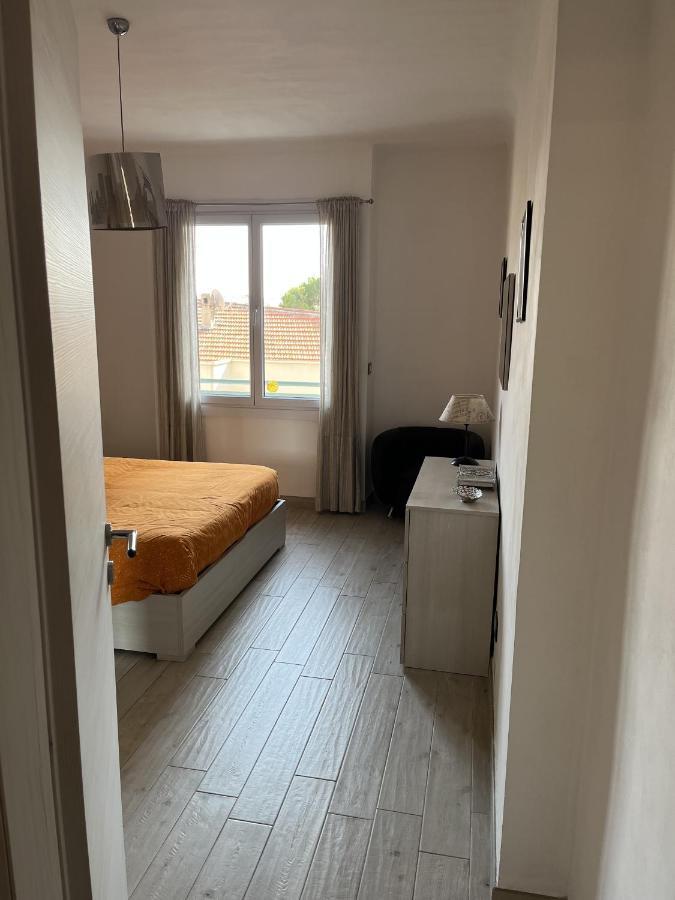 Grand F2 60Mq Centre Antibes, Proche Plages, Commerces, 2 Balcons, Parking, Train, Bus, Deco Vintage, Pet Friendly, Ideal Famille Ou 1-2 Couples ภายนอก รูปภาพ