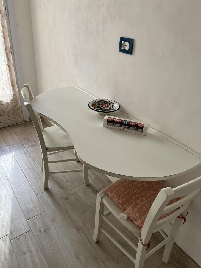 Grand F2 60Mq Centre Antibes, Proche Plages, Commerces, 2 Balcons, Parking, Train, Bus, Deco Vintage, Pet Friendly, Ideal Famille Ou 1-2 Couples ภายนอก รูปภาพ