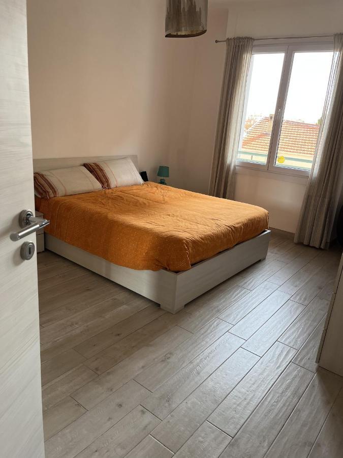 Grand F2 60Mq Centre Antibes, Proche Plages, Commerces, 2 Balcons, Parking, Train, Bus, Deco Vintage, Pet Friendly, Ideal Famille Ou 1-2 Couples ภายนอก รูปภาพ